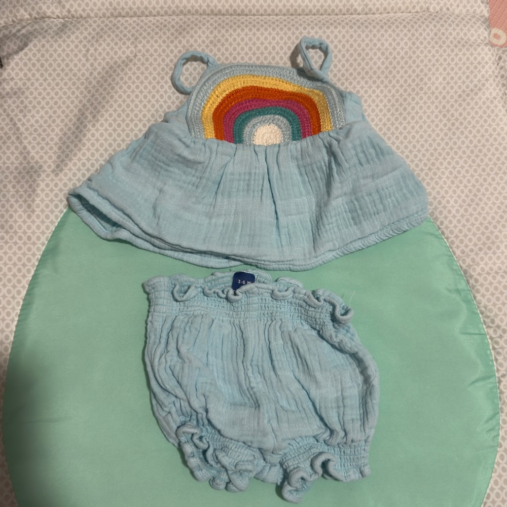 Old Navy Rainbow Design Set